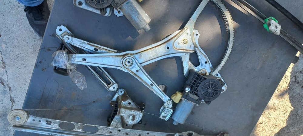 Стеклоподъемник Mercedes Ml w163 передний правый