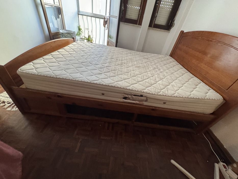 Cama de Casal com colchão 1,95/1,40