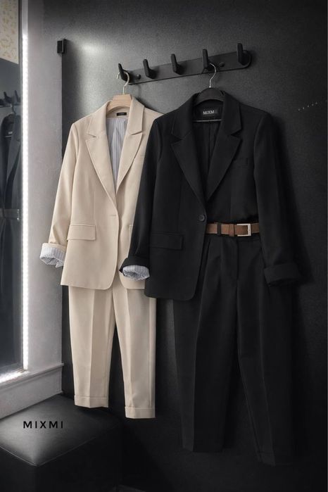 Жіночий класичний костюм