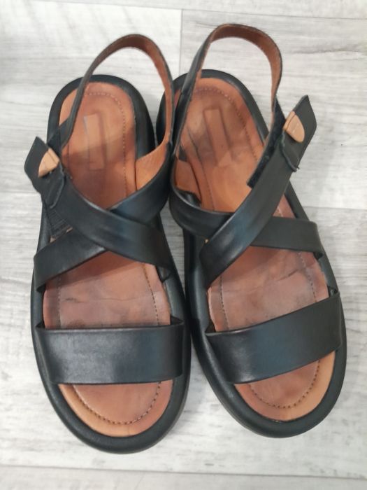 Продам босоножки натуральная кожа 41 размер