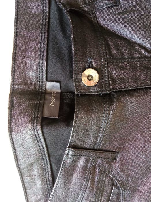 Damskie czarne błyszczące spodnie rurki Yesscia C&A 40 L