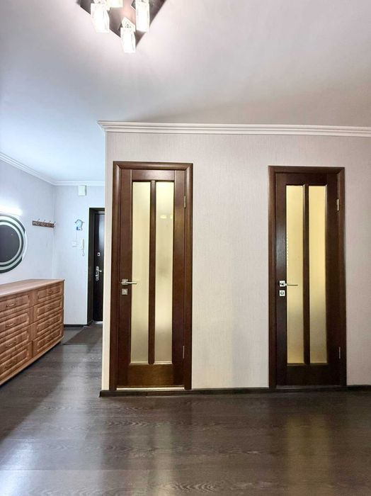 продажа 2 комн Володимира Великого  ремонт мебель