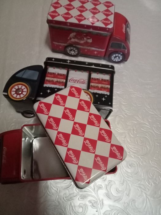 Carrinhos de metal