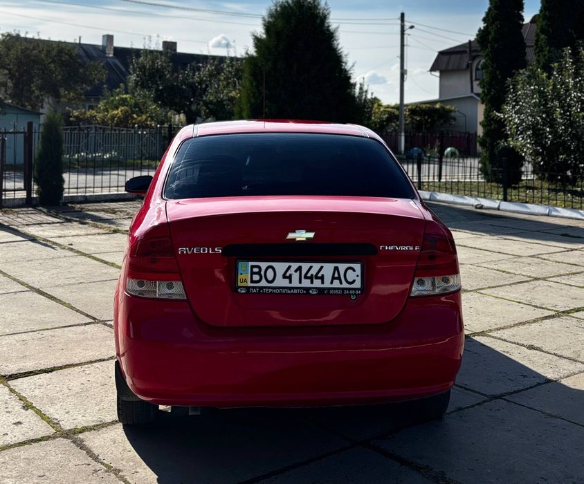 Автомобіль шевроле авео