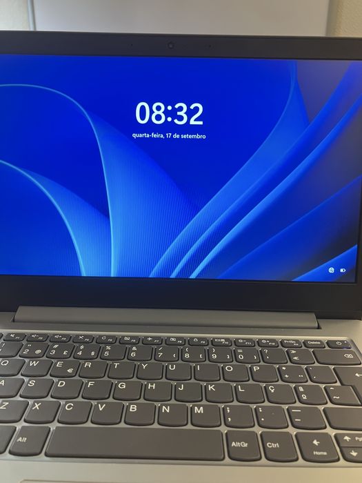 Portatil Lenovo inpecavel causa de venda falta de uso por favor compre