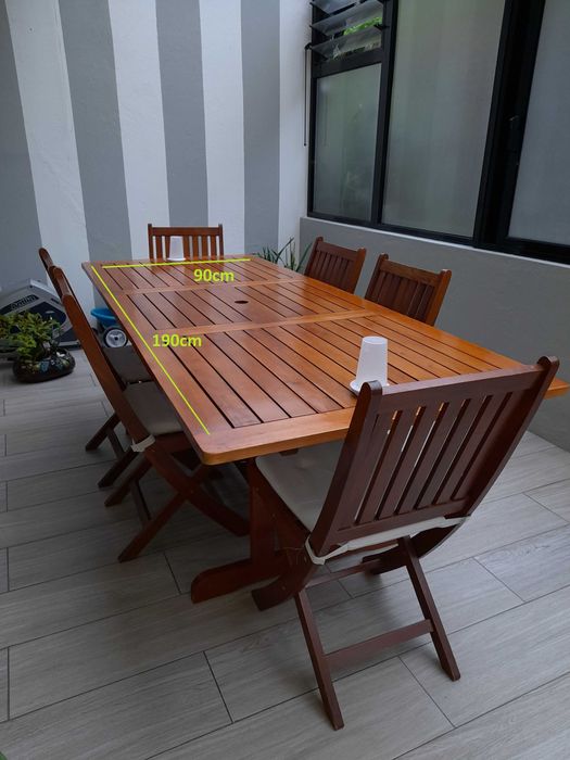 Mesa Terraço com 6 cadeiras e Guarda-Sol