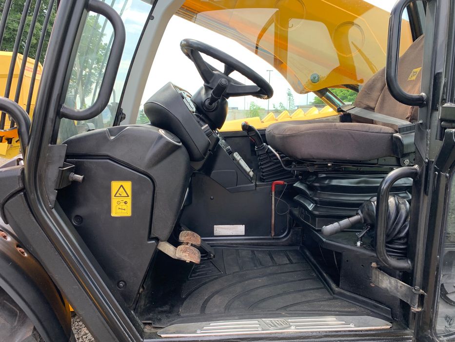 Телескопічний навантажувач JCB 531-70