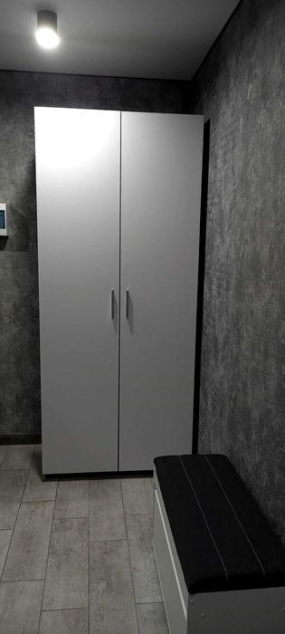 1 квартира вул.Запорізька Є ліжко та диван Новобудова