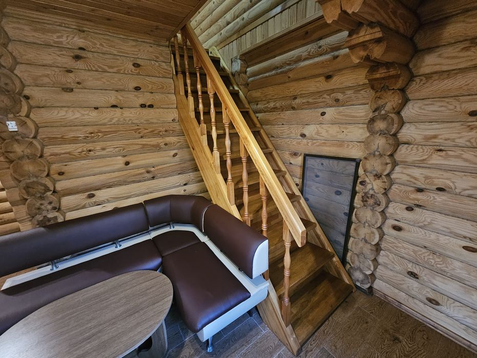 Будинок зі зрубу+гостьовий будинок,15 соток