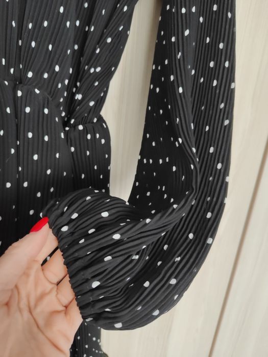 Czarna plisowana sukienka mini w kropki, Laurella, one size
