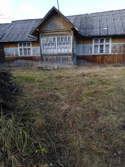 Продається житловий будинок с.Поляниця Калуського р-н.