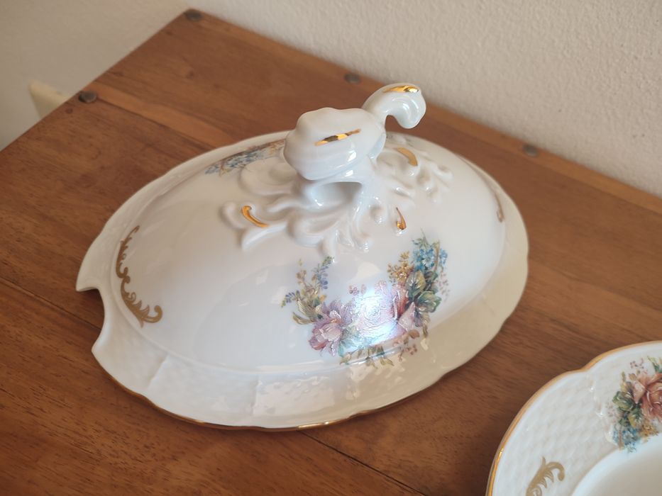 Terrina e travessa em porcelana