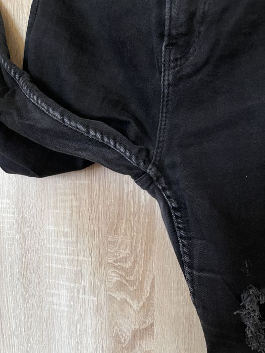 Czarne dżinsy z wysokim stanem rozmiar 40 Bershka