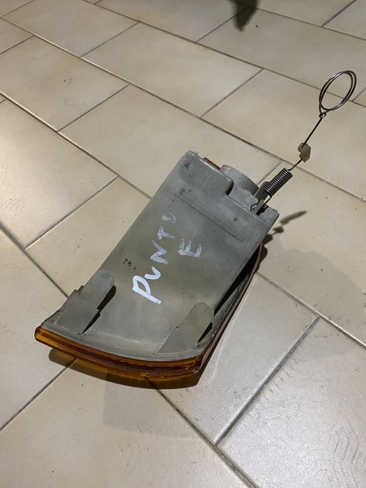 Pisca dianteiro direito Fiat Punto