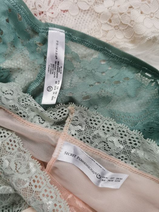 Koronkowe brazyliany majtki figi brazylijskie kokardki XS