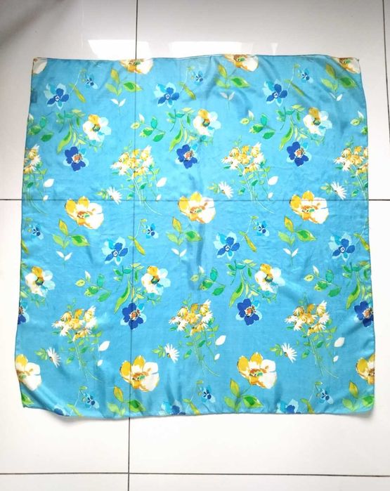 Chusta w kwiaty 100% Jedwab Silk Soie Seide