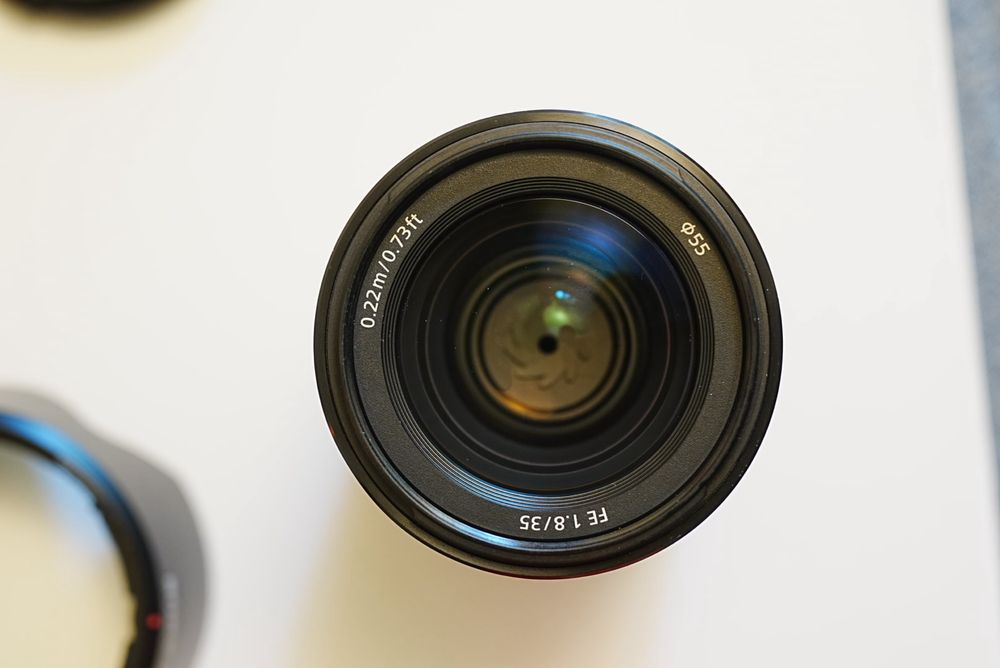 Sony 35mm f/1,8 FE обʼєктив