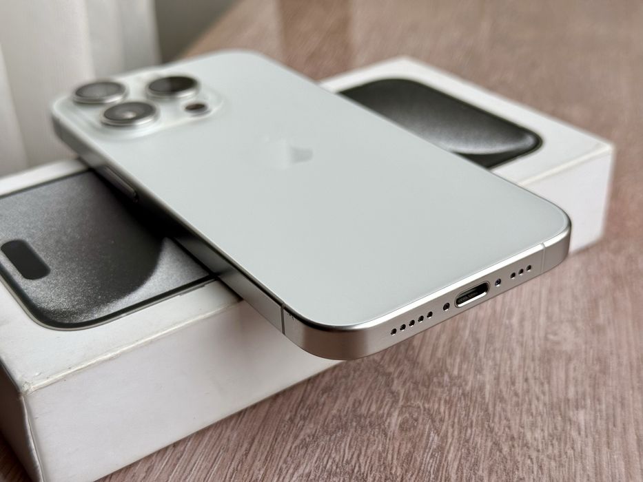 Apple Iphone 15 Pro White Titanium 256gb АКБ 90%