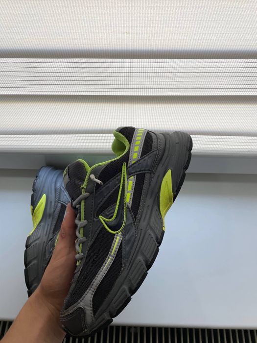 Продам кросівки Nike initiator