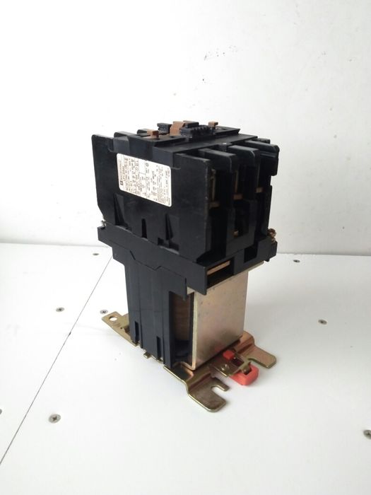 Магнитные пускатели (контакторы)