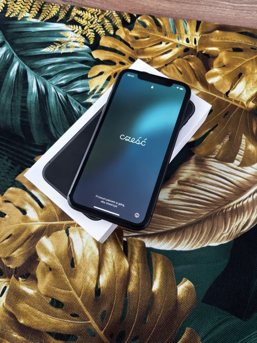 Iphone 11 stan idealny + 2 etui