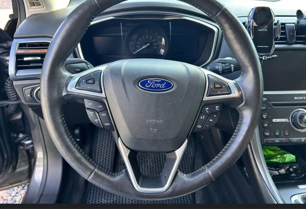 Ford Fusion plugin-hybrid TITANIUM