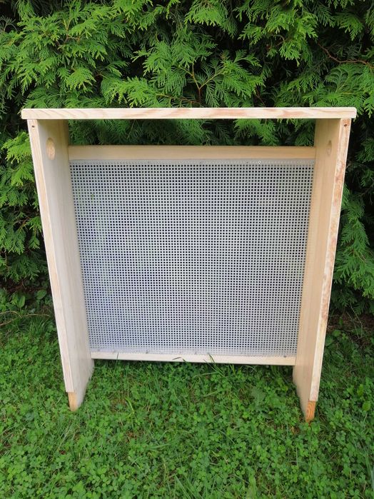 Drewniana obudowa kaloryfera