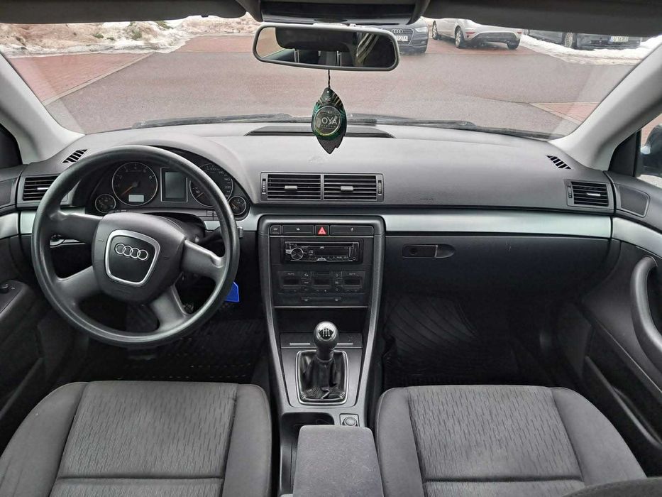 AUDI A4  B7  2005 r  2,0 B  KOMBI Klima Elektryka Hak 2komplety kół
