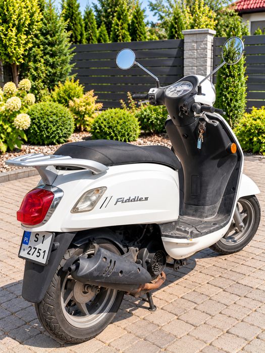 Skuter SYM Fiddle II 125 – 2012 r. – biały – styl retro – 19 600 km