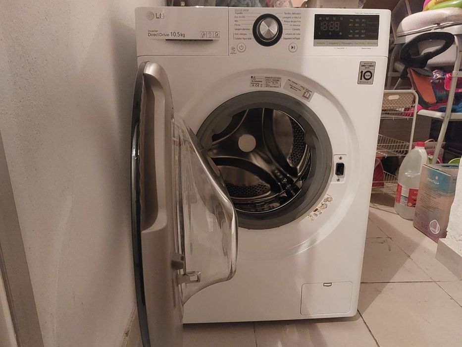 Máquina de Lavar Roupa LG 10,5 Kgs como nova