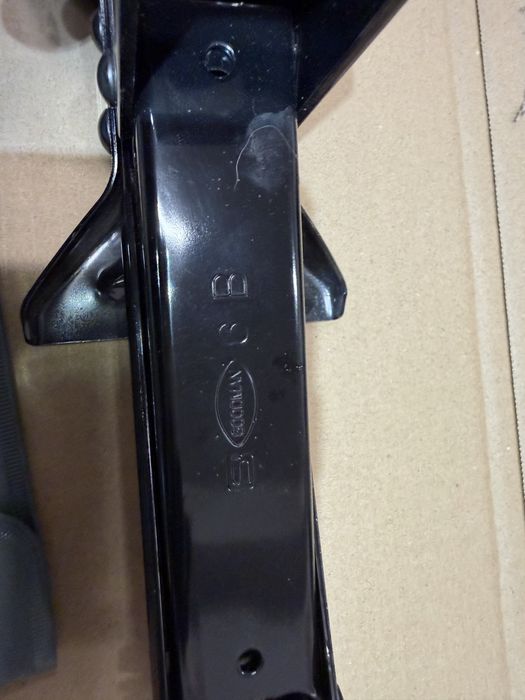 Оригинал домкрат Subaru Foruster