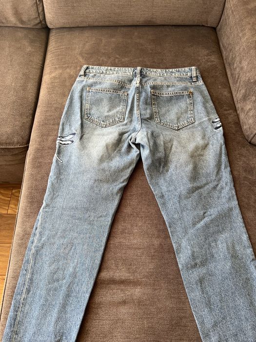 Jeansy Mom Fit z motywem Ważki
