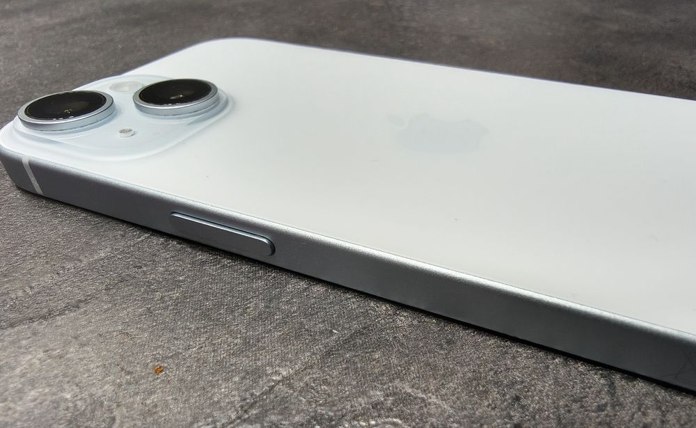 iPhone 15 128GB | Błękitny | Stan idealny | 2 etui GRATIS