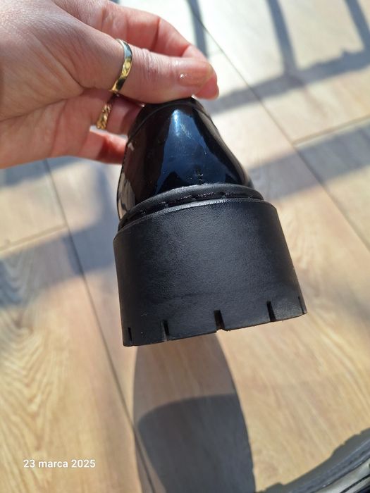 Buty 37 wkładka 24,5 lakierki