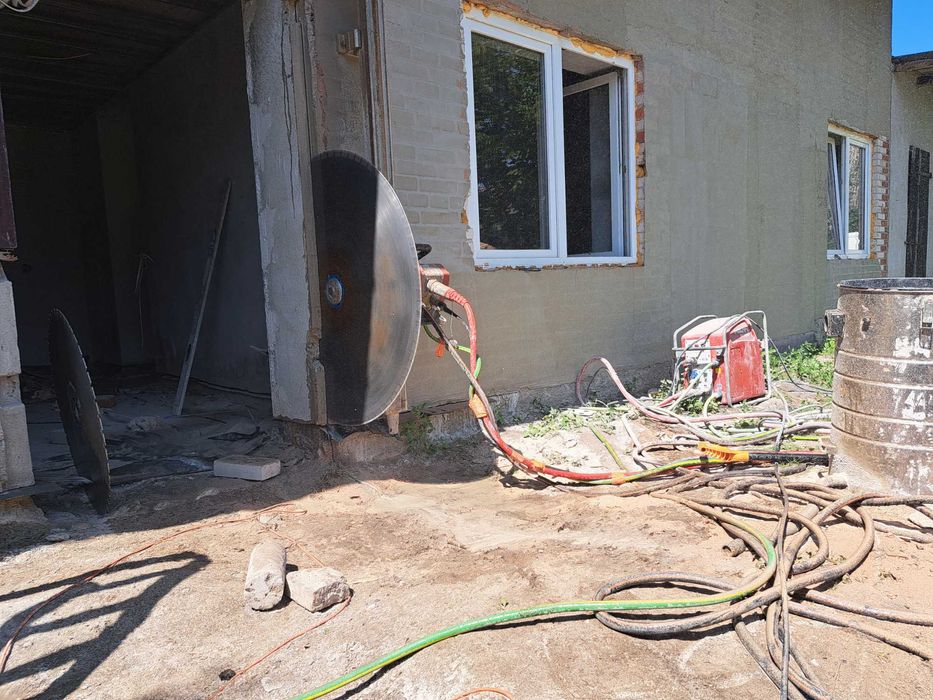 Technika diamentowa,  przewierty, wiercenie betonu, wiertnica HILTI