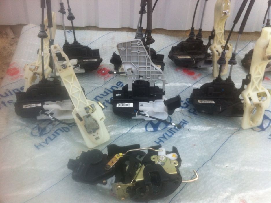 замок двери Hyundai santa fe