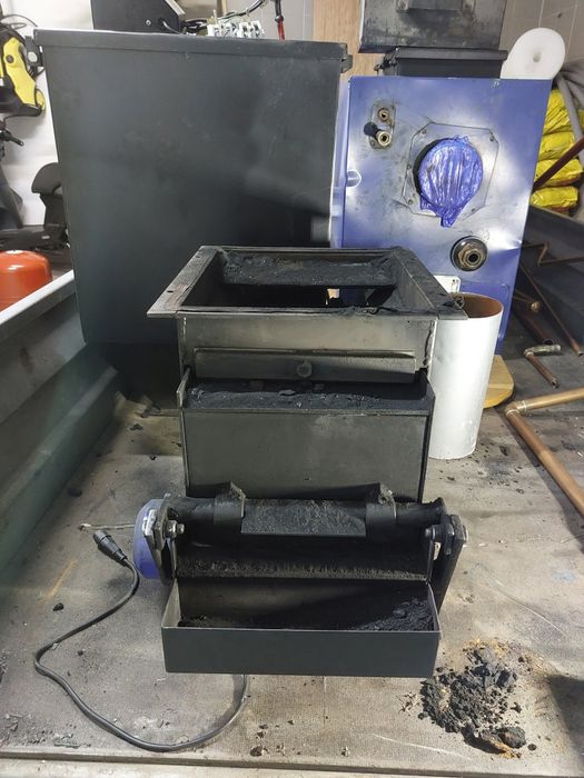 Podajnik tłokowy z zasobnikiem do pieca max-11 firmy stal-max