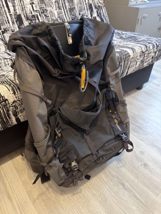Gregory Paragon 48L