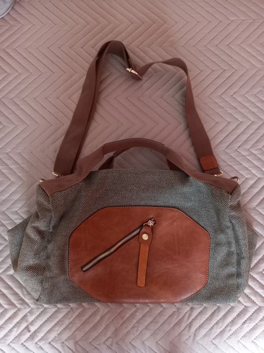 Saco de senhora a tiracolo