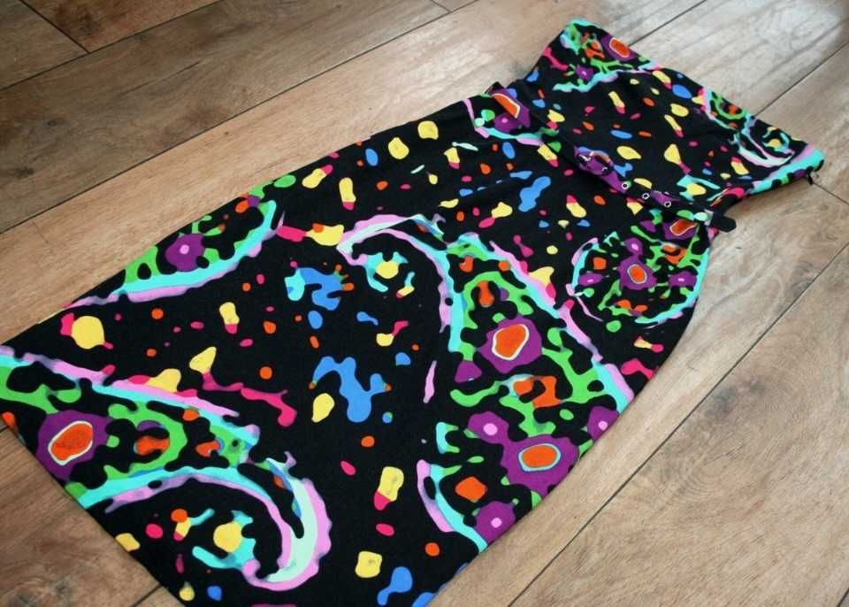 Ołówkowa gorsetowa sukienka z printem MANGO