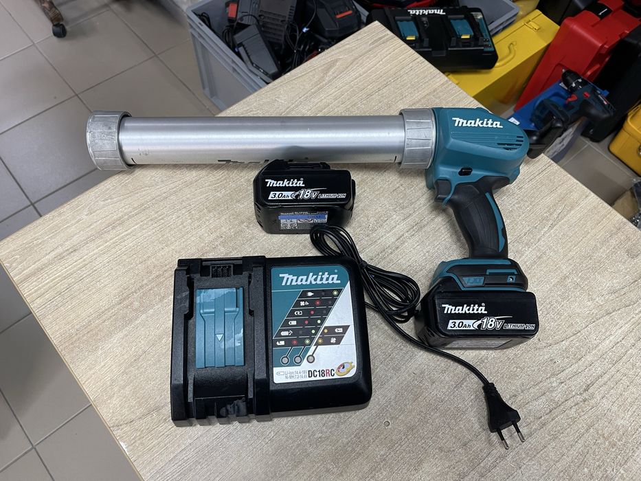 Makita DCG180 / акумуляторний пістолет для герметику Макіта