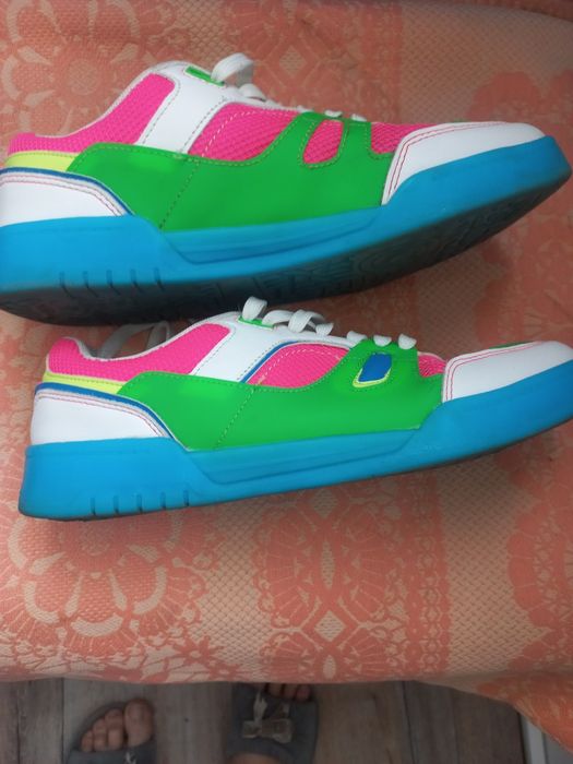 Крассовки женские  40 размер