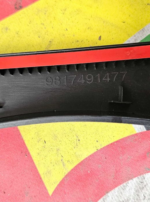 Friso traseiro esquerdo Peugeot 2008 | 127693
