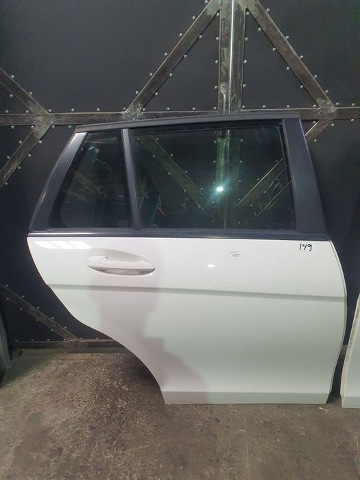 Задня права, ліва дверка Mercedes w204 c-class c220 c350 149 колір