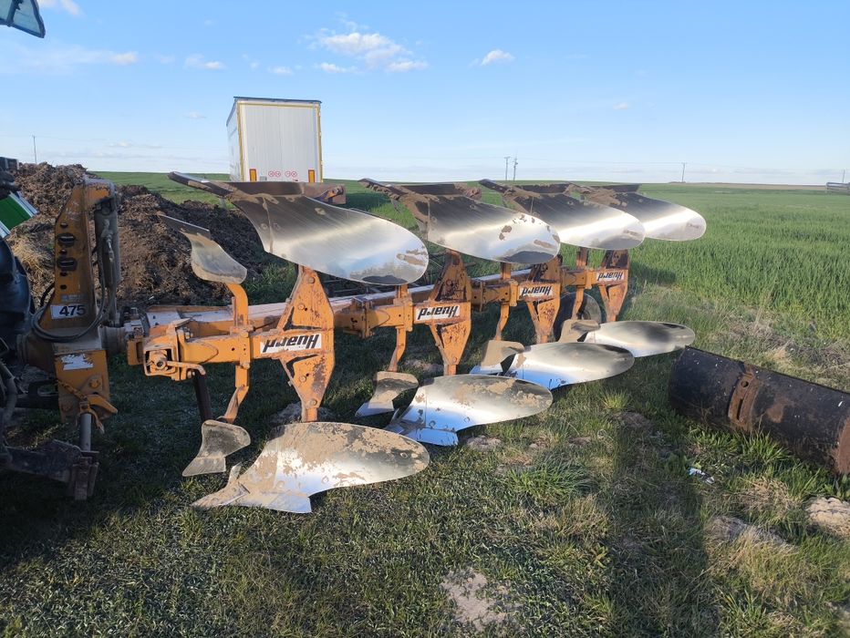 Pług huard 475 kuhn ,4 skibowe nowe elementy