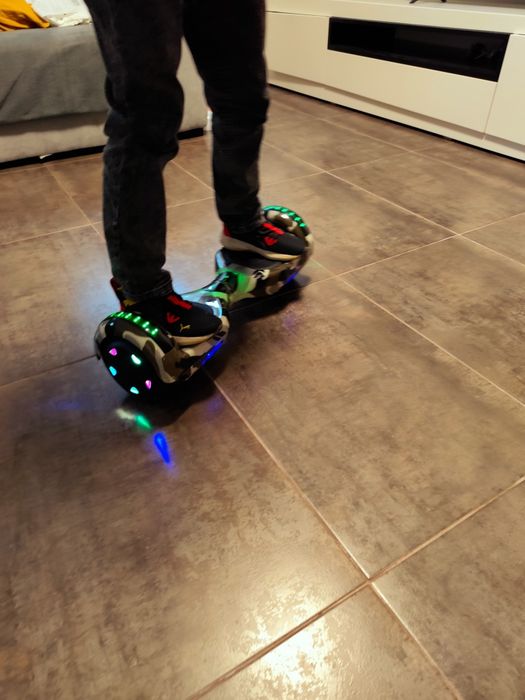 Hoverboard 36V 4000mAh – Edição Especial com LEDs e Bluetooth (Como No