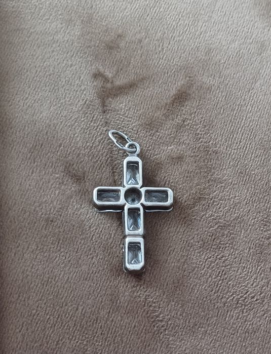 Продаю особисті вживані речі. .Срібло, підвіски