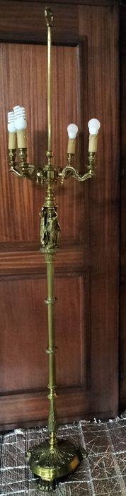 Candeeiro Antigo de Pé Alto em Bronze