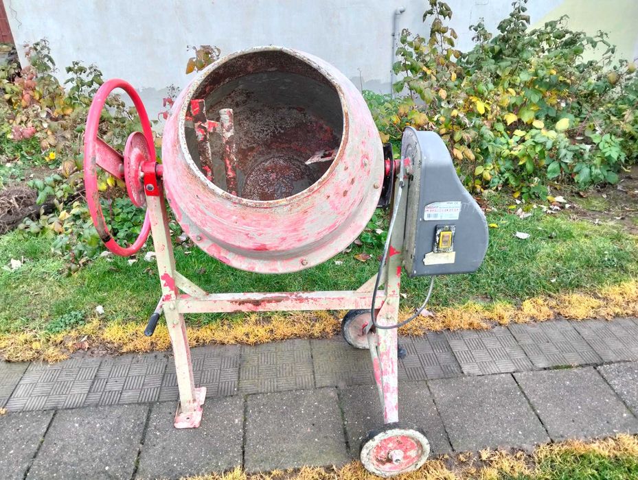 Betoniarka 230 v, 140 L.