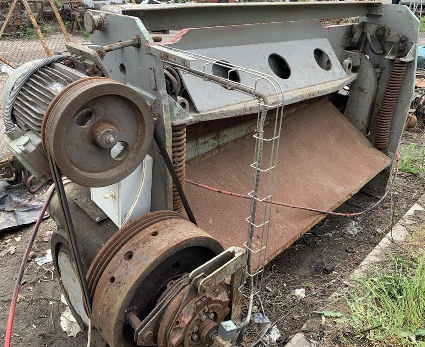 Гильотина пневмо механическая НД 3318